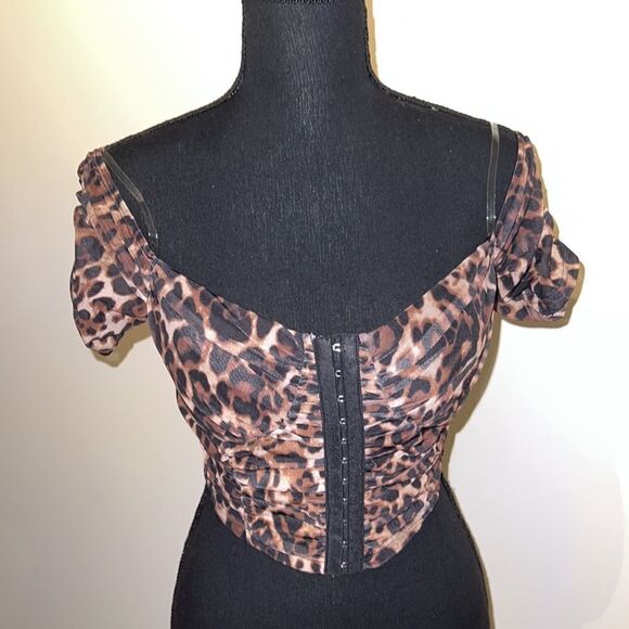 NWT Leopard top  - Picture 4 of 4
